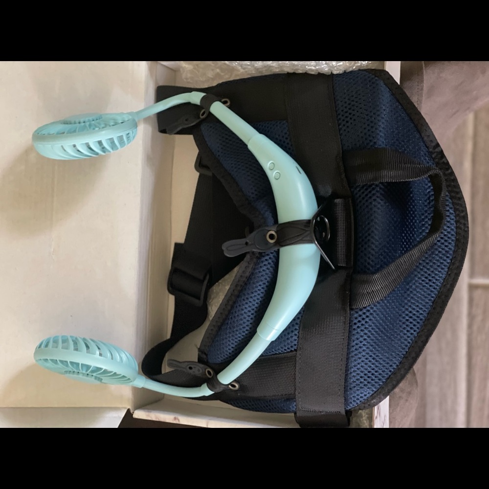 New in box ~ Dog harness with charging fans. - Picture 2 of 4